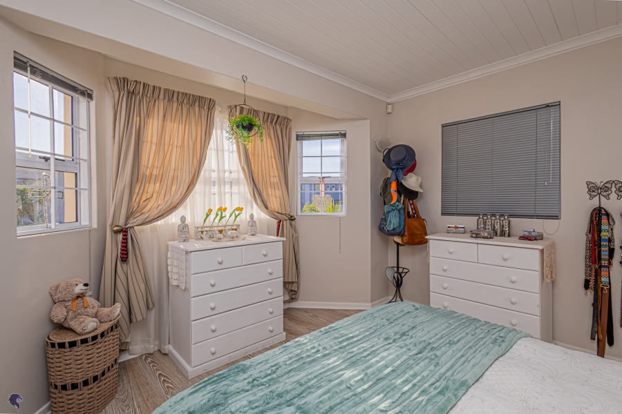 4 Bedroom Property for Sale in Myburgh Park Western Cape